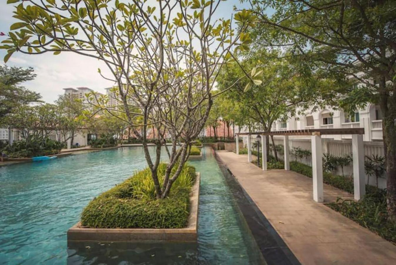 Tree Premier Suite Strait Quay Luxury Marina Suite Tanjung Tokong Luaran gambar